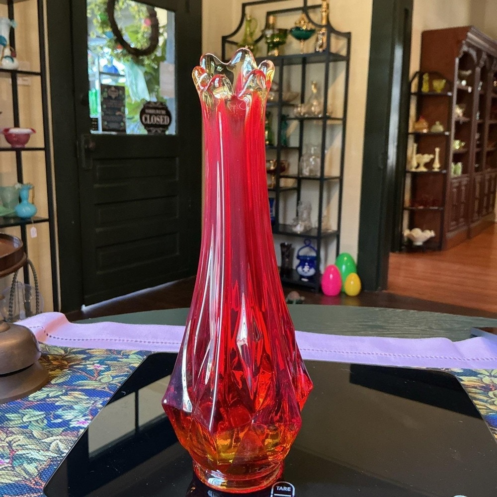 MCM‎ Amberina Kanawha Swung Vtg Ombré Art Glass Bud Vase Diamond Cut 9"